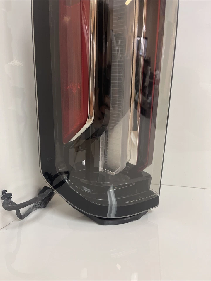 OEM Left Driver Side LED Tail Lamp 2021-2024 Cadillac Escalade ESV 87866702 - Image 2 of 4