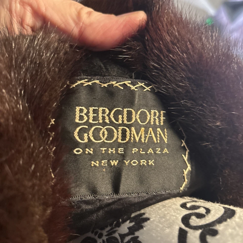 Abrigo de lana Bergdorf Goodman de corderos rizados con cuello de visón. Vintage. Foto 4 de 4