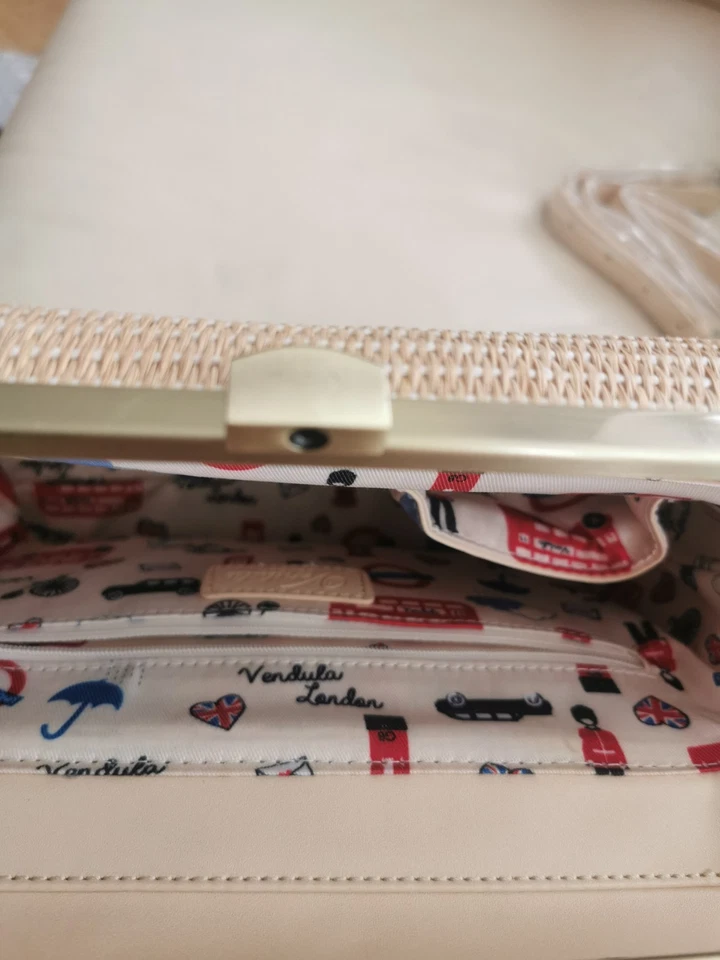 Crossbody Bag With Tiki Bar Beach Motif By Vendula London Straw Purse Handbag - Image 4 of 4