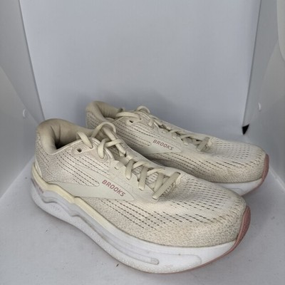 Brooks Ghost 2 Max Women s Running Shoes Size 8.5 Regular Width