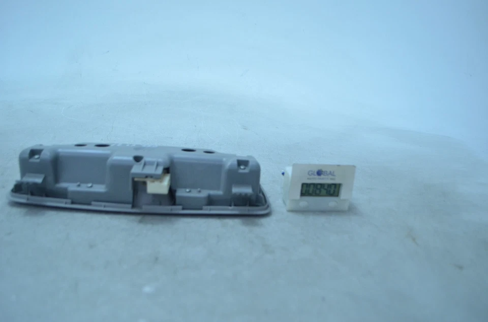 06-13 LEXUS IS250 IS350 REAR DOME READING LIGHT LAMP OEM - Image 3 of 4