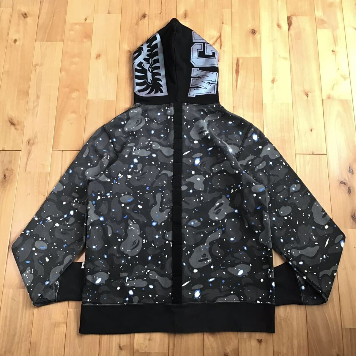 A BATHING APE シャークパーカー　space A BATHING APE アベイシングエイプ Space Camo Tiger Full Zip