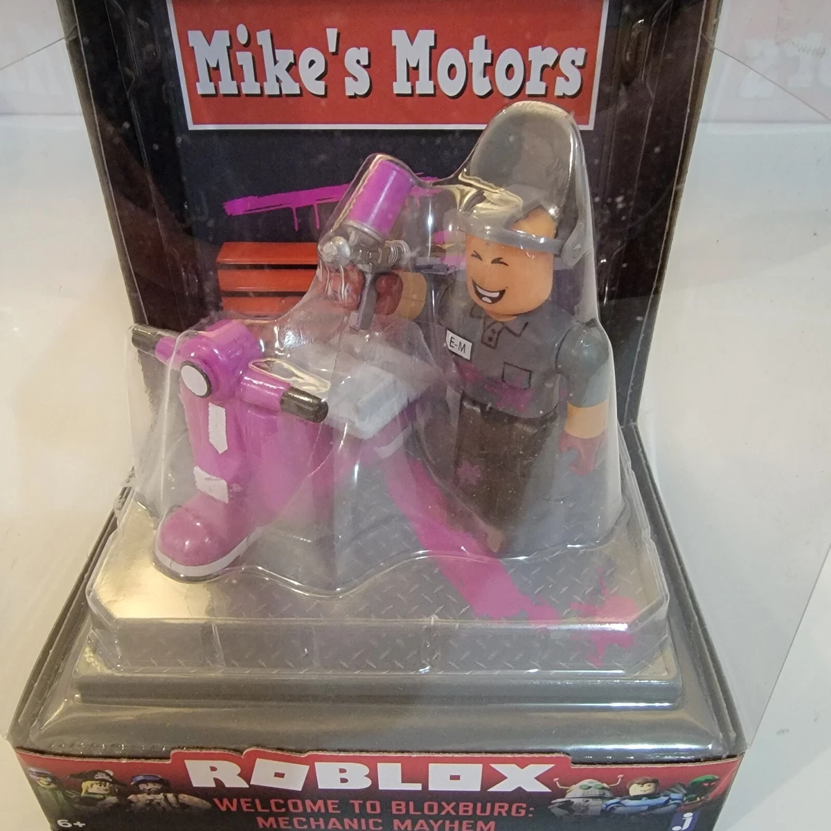 Roblox Welcome To Bloxburg Mechanic Mayhem Mike's Motors Action Figure w/  Code