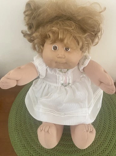 Vintage Cabbage Patch Girl Doll, Light Brown Hair Brown Eyes Cabbage Patch Dress