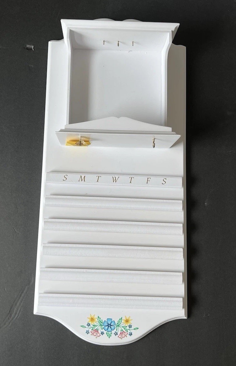 1995-12pc Adorable Ashton Drake Babies Wood Display Perpetual Calendar