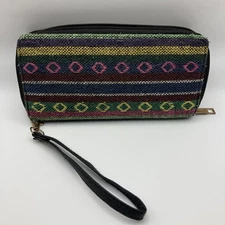 Old East Main Company Wallet Wristlet 13 Pockets Zip Closure Knit Multicolored