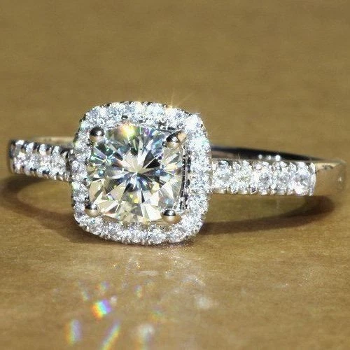 Bague Homme Or Blanc 14 Carats – Diamant Coussin Sertis Clos – Argent 925