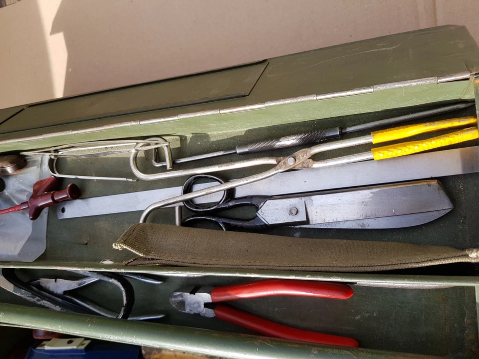 Reich gefüllte Werkzeugkiste Werkzeugkasten + Werkzeug 17,5kg ex Bundeswehr NK21 - Bild 4 von 4