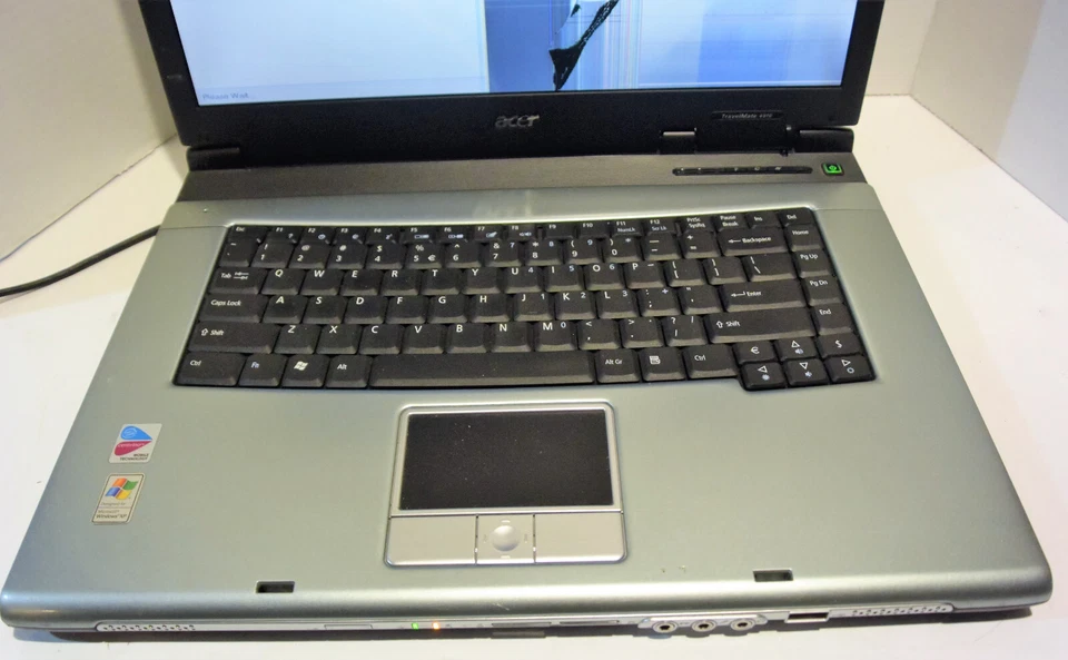 Acer TravelMate 4010 15.4" Notebook (Intel Pentium M 1.60GHz 512MB) Parts/Repair - Image 2 of 4