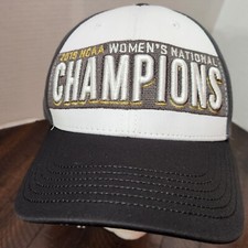 Wisconsin Badgers 2019 NCAA Women’s National Champions Hockey Hat Locker Room