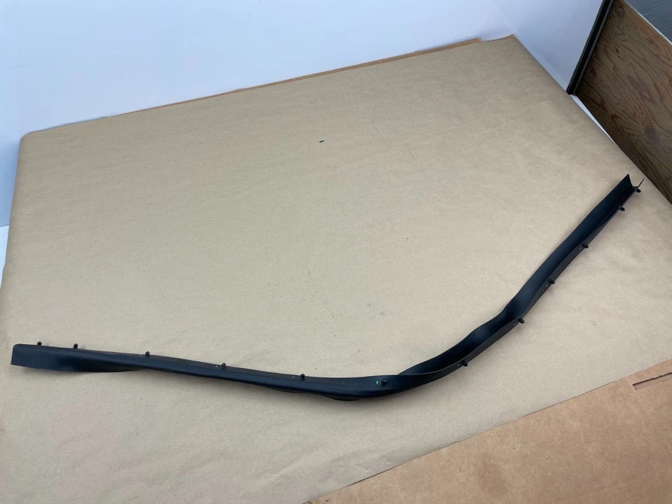 2006-2010 Hummer H3 & H3T OEM Hood Front Seal Gasket, New - Image 3 of 4