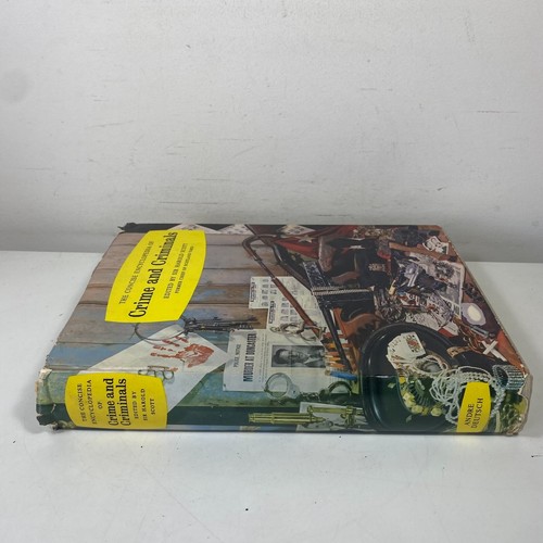 The Concise Encyclopedia of Crime and Criminals by Sir Harold Scott Hardcover - Picture 3 of 12