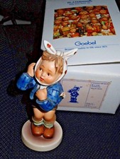 HUMMEL 217 BOY WITH TOOTHACHE TMK 6 Mint 5 1/2" figurine LIKE NEW Goebel w BOX