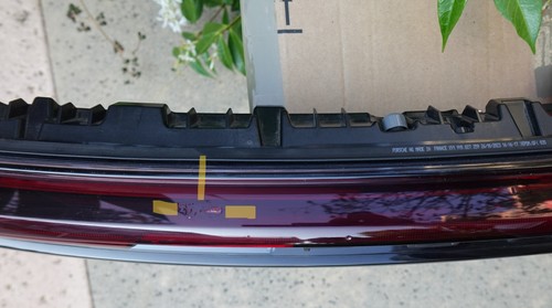 PORSCHE CAYENNE E 3 2023 REAR CENTER CLEAR LIGHT OEM PART 9Y0945207AT ( E ) - Picture 6 of 21