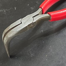 Snap On 497CCP - 90° Angle Jaw, Needle Nose Pliers, Red Comfort USA made A Plus