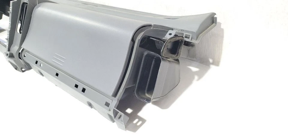 Conjunto de tablero color descolorido buen estado OEM NPR ISUZU 2011 Foto 3 de 4