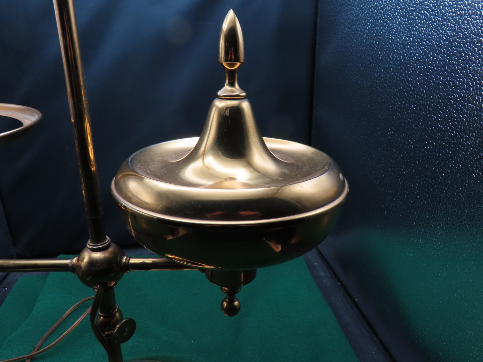 ANTIQUE BRADLEY & HUBBARD SINGLE BRASS ELECTRIFIED STUDENT LAMP 10" SHADE RING