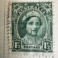 Rare - Australia Postage Stamps - GREEN - Queen Elizabeth 1 /  1/2D