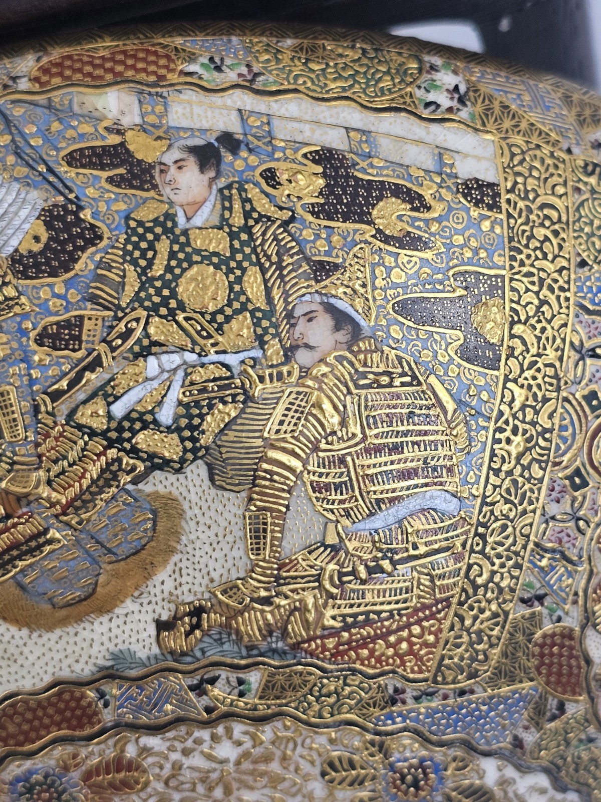 High Quality Antique Japanese Satsuma Bowl – Signed  – Gilt Hand-Painted Meiji