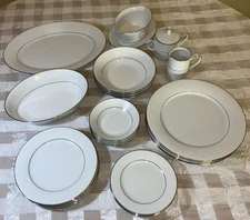 MINT Set for (4) Noritake Tahoe 25 Pcs 2585 Plates Bowls Dishes Service Dinner