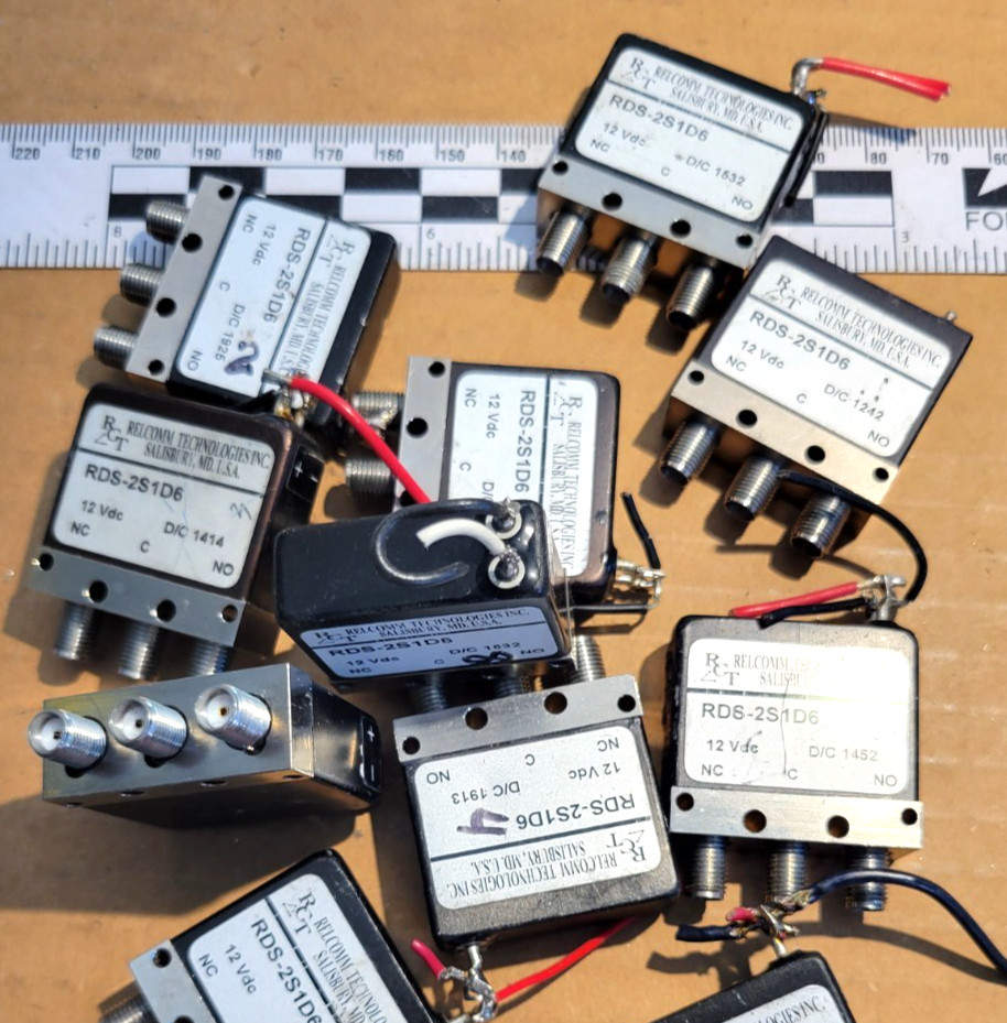 One Relcomm RDS-2S1D6 SMA RF Coaxial Switch