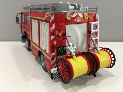 CAMIÓN DE BOMBEROS RENAULT VI S180 METZ. ESCALA 1/43. - Imagen 7 de 9