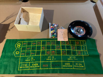 VTG Crisloid Plastics Inc. 8  Bakelite Roulette Wheel Felt Wager Mat,Balls & Chi
