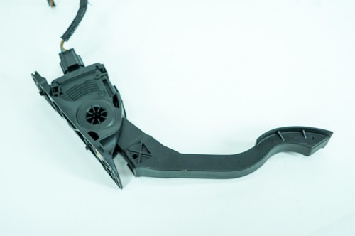 17-19 Ford Escape OEM Accelerator Gas Pedal Accelerator Throttle F1DC-9F830 5082 - Picture 3 of 16
