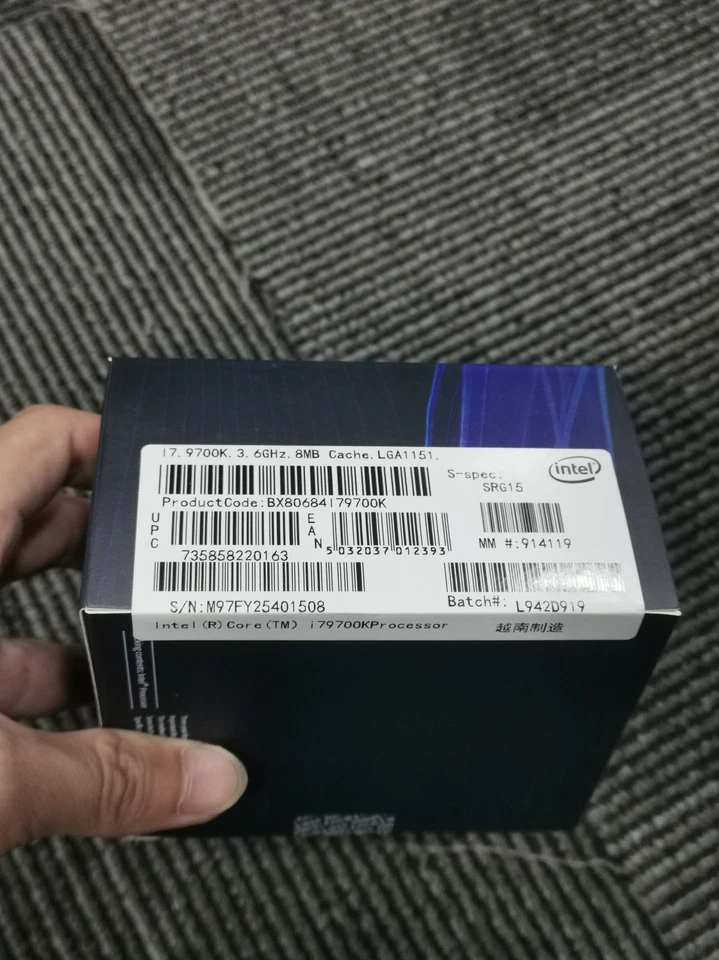 NEW IN BOX Intel Core i7-9700K LGA 1151 3.6 GHz Octa-Core CPU Processor - Image 2 of 4