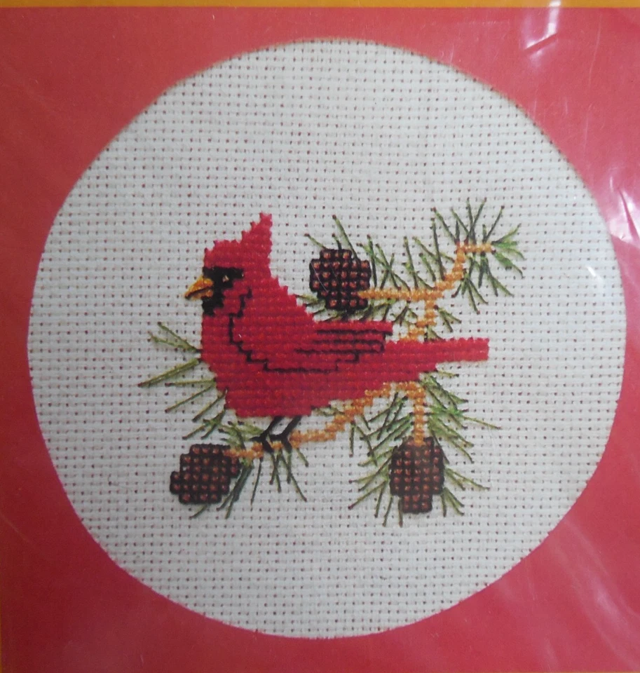 NEW  Vntg 1982 Creative Circle Cross Stitch Kit #2262 "Winter Cardinal" Card/Env - Image 2 of 3