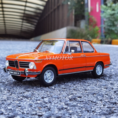 京商 - 京商　1/18 ★ BMW 2002 tii ks08543w_1df.jpg