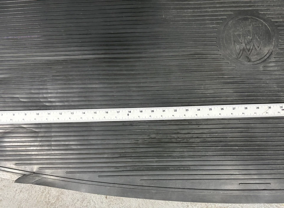 GENERAL MOTORS BUICK PARK AVENUE 2000-2003 OEM RUBBER TRUNK LINER - Image 3 of 3