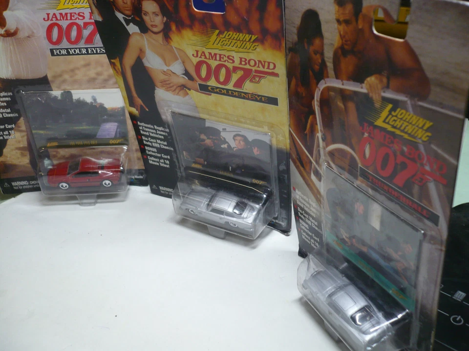 JAMES BOND 007 JOHNNY LIGHTNING NEUF BOITE AU CHOIX DIFFERENT MODELES - Photo 2/2
