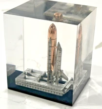 Space Shuttle Paperweight 2.5"x2"x3"