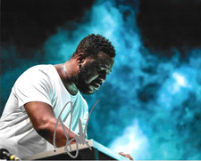 * ROBERT GLASPER * signed 8x10 photo * AFRO BLUE * COA *