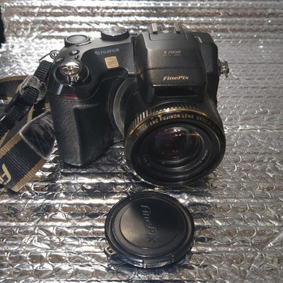 Fujifilm FinePix S7000 6.3MP Digital Camera - PARTS/REPAIR - LCD Flickering 