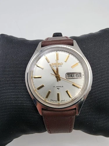 Vintage Seiko men's watch automatic 17 jewels 7009-8029-P