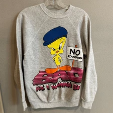 VINTAGE | M | unisex Warner Bros. Tweety Graphic Crewneck Sweater looney tunes