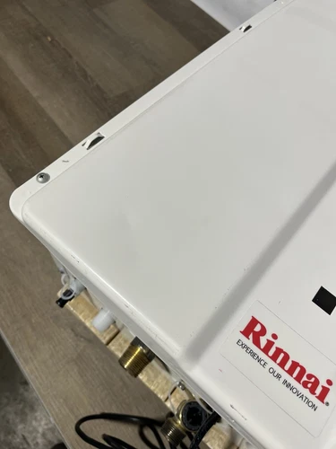 Rinnai RUCS75iP Indoor Tankless Water Heater 160k BTU Propane Gas (B-1 #0649) - Picture 3 of 13