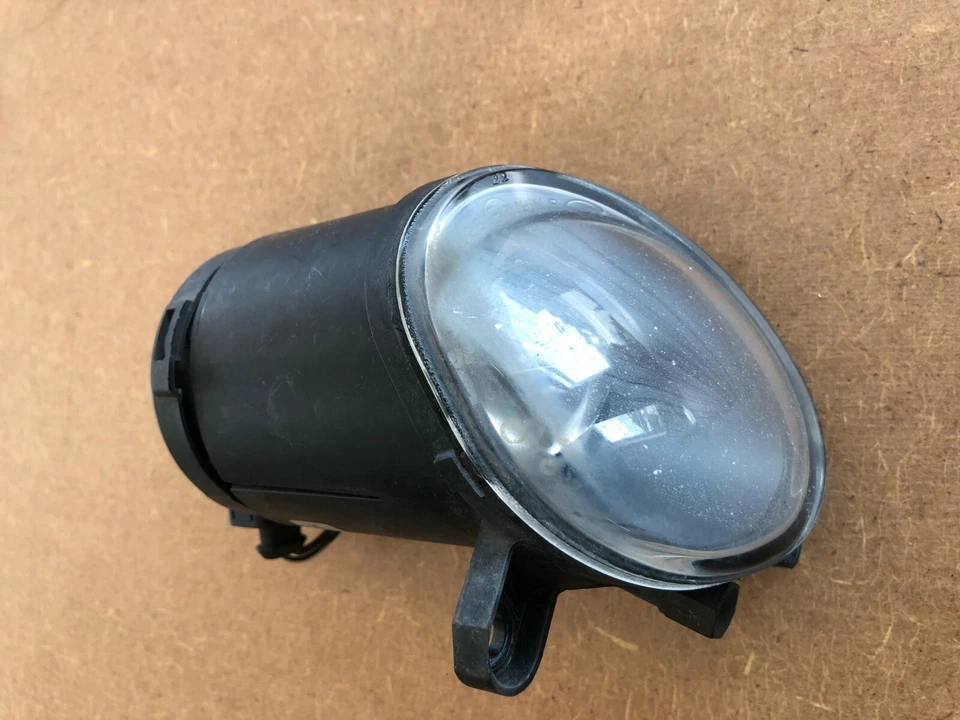 2001-2005 VW Passat Front Right Fog Light Lamp 3B7941700A OEM - Imagen 4 de 4