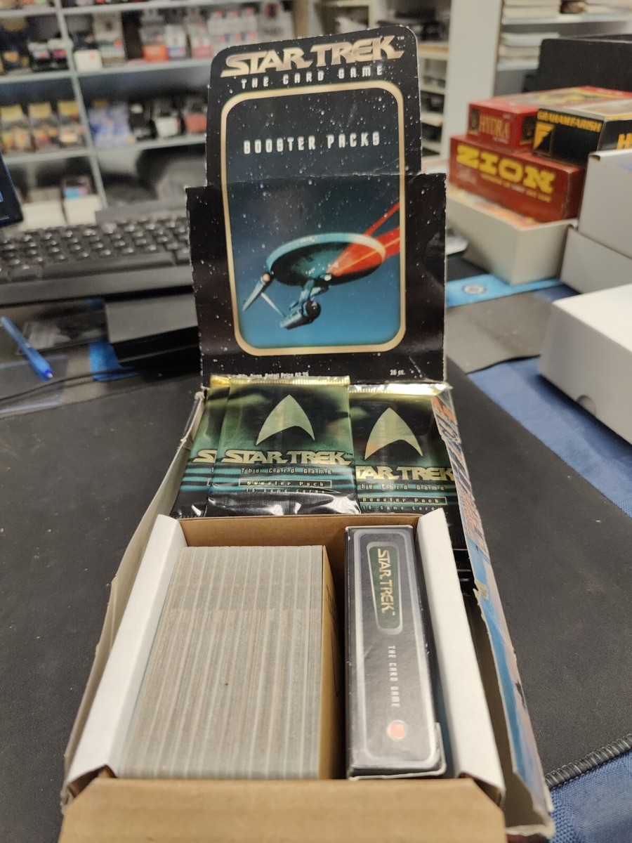 スタートレック　バードオブプレイ Star Trek The Card Game; 24 Booster Packs, 1 Open Starter Deck