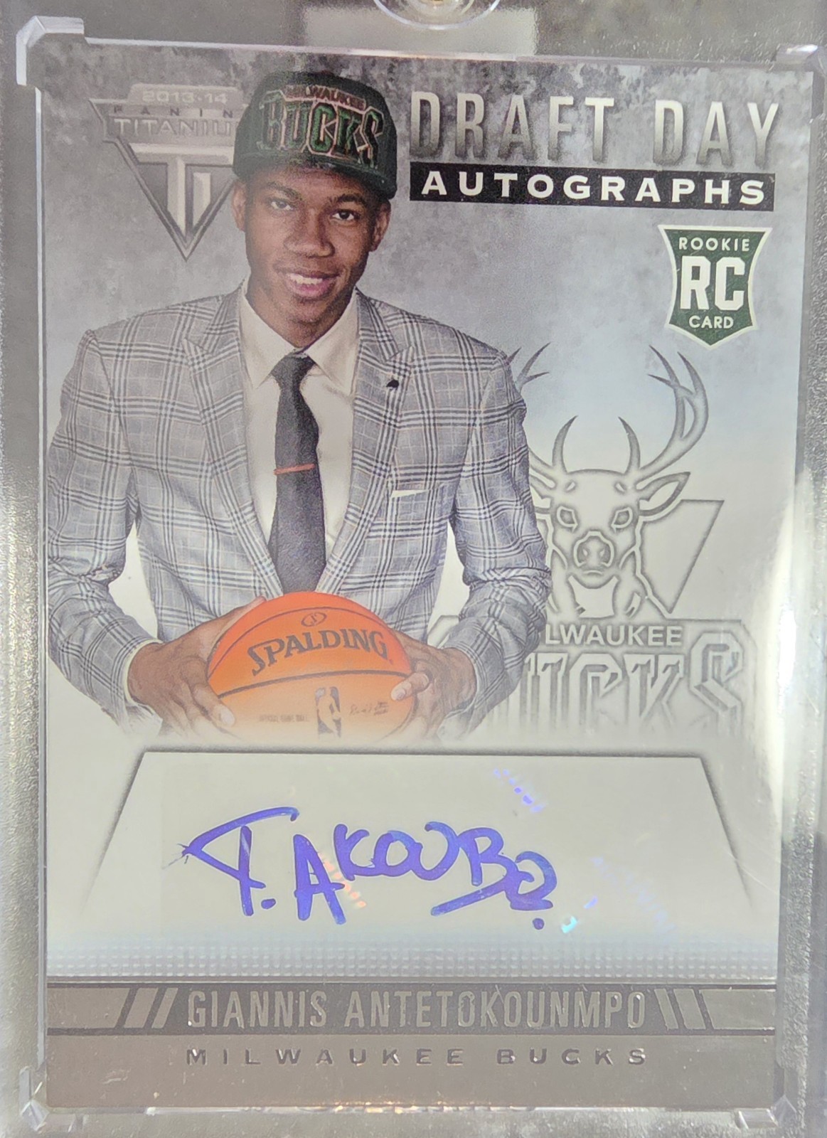 2013-14 Giannis Antetokounmpo Panini Titanium Basketball Draft Day RC Auto