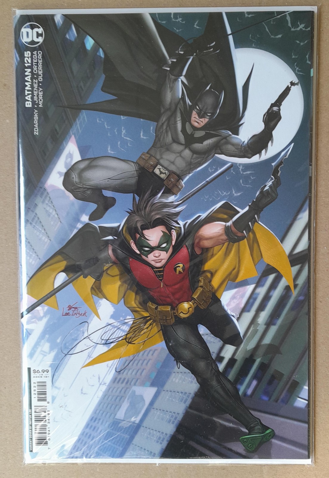 Batman #125 Inhyuk Lee Card Stock Variant Comic