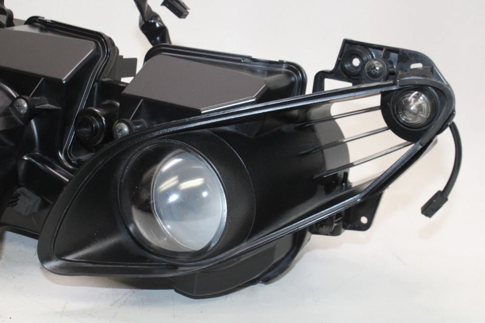 2009 Yamaha YZF R1 OEM FRONT HEADLIGHT HEAD LIGHT LAMP - Image 2 of 4