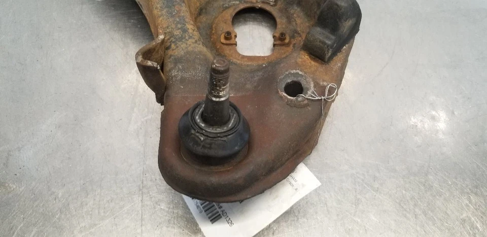 92 CADILLAC BROUGHAM BRAZO DE CONTROL INFERIOR PASAJERO DELANTERO DERECHO Foto 3 de 4