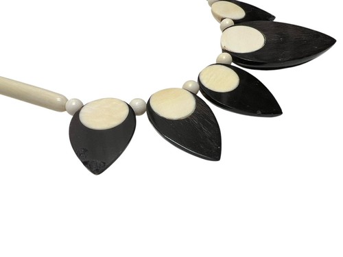 Art Deco Galalith Carved Teardrop Bib Inlay Modernist NECKLACE & Earrings - 第 9/12 張圖片