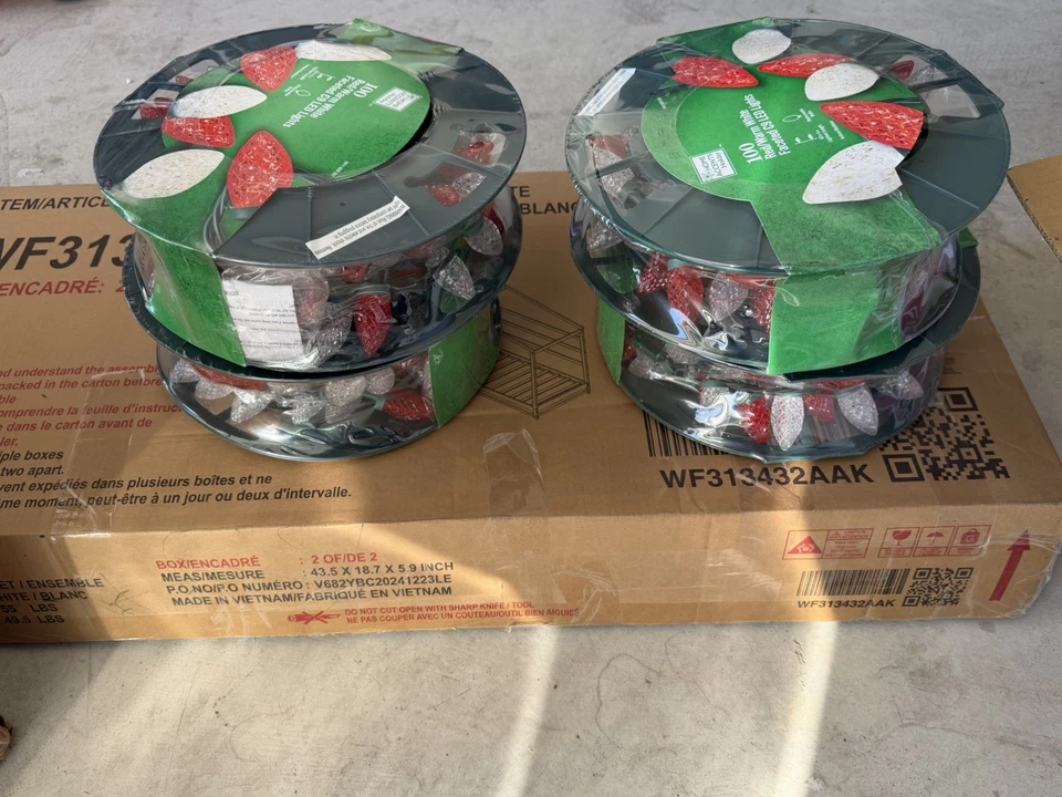 100LED- 520ft - (8x) Red & White C9 Christmas Lights Waterproof Indoor/Outdoor - Image 2 of 2