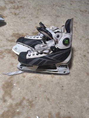 REEBOK 7K PUMP ICE HOCKEY SKATES YOUTH SIZE 5 SHOE SIZE 6.5