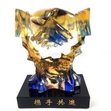 Amore Jewell Hand in Hand make a win-win Fengshui ornament Liuli Crystal Glass