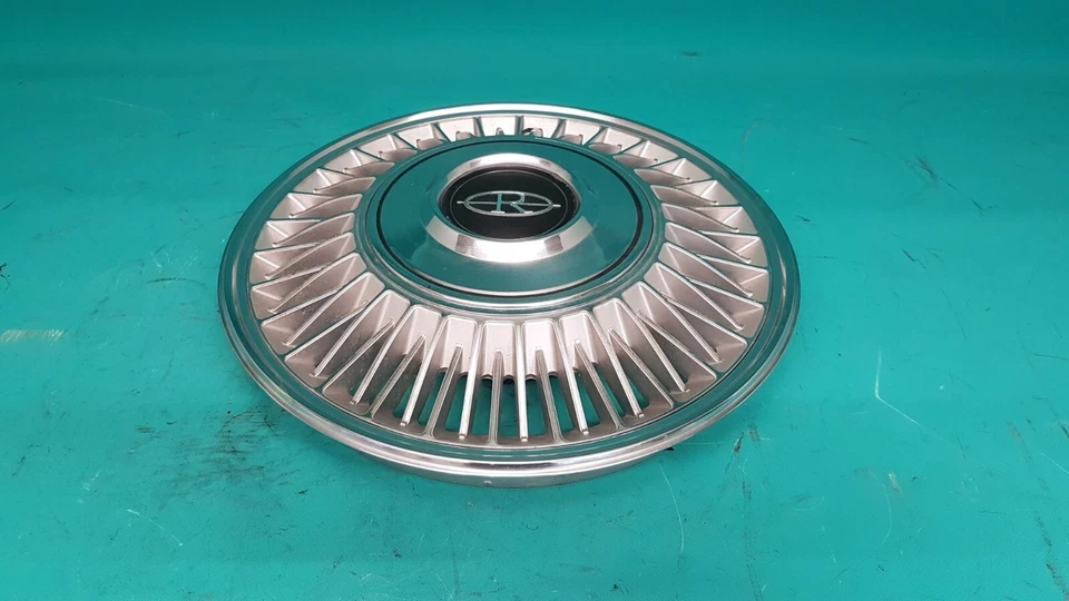 Copricerchio originale Buick Riviera 1979-1981 coprimozzo coprimozzo 15 pollici cromato - Immagine 3 di 4
